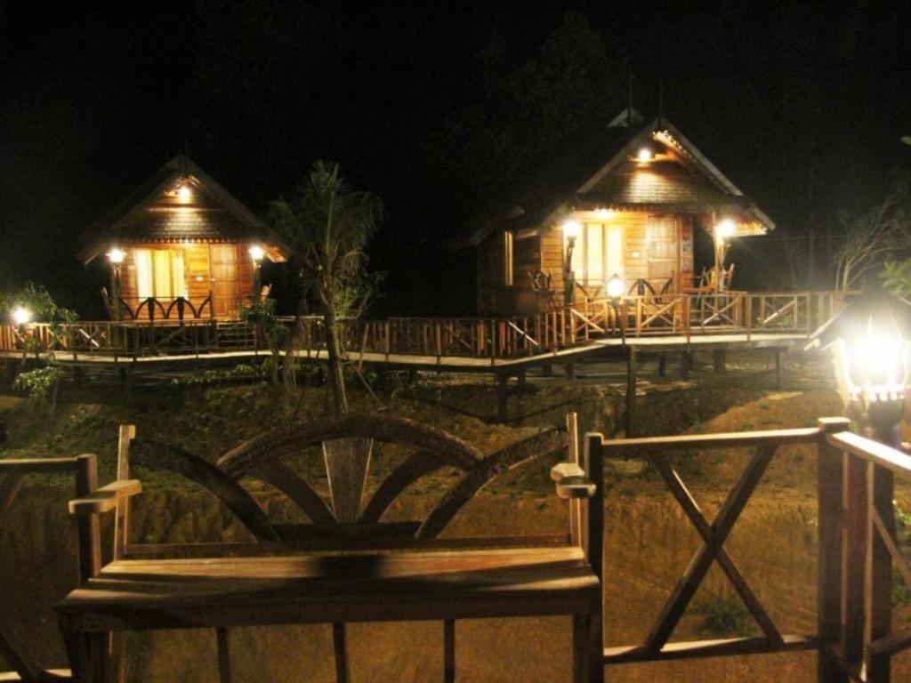 Burilamplai Resort Thung Yai Esterno foto