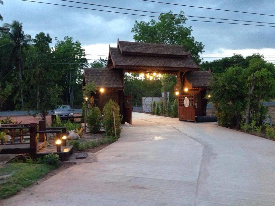 Burilamplai Resort Thung Yai Esterno foto